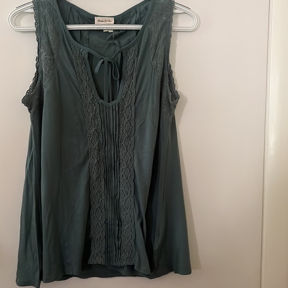 Top - Picture 3 of 3